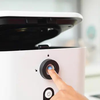 Composteur Ewooster installé dans une cuisine