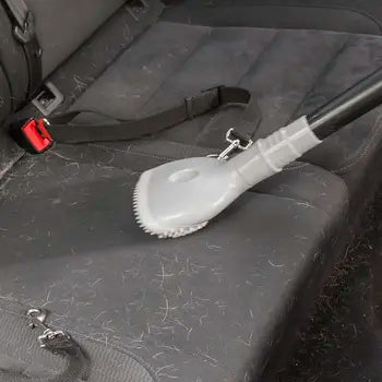 Brosse Smoovah utilisée sur un tissu